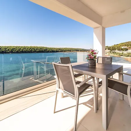 Veronica With Pool First Line At Sea Palit