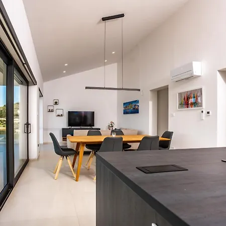 Veronica With Pool First Line At Sea