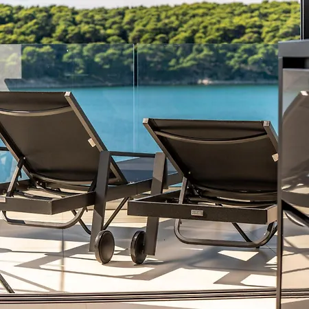 Veronica With Pool First Line At Sea