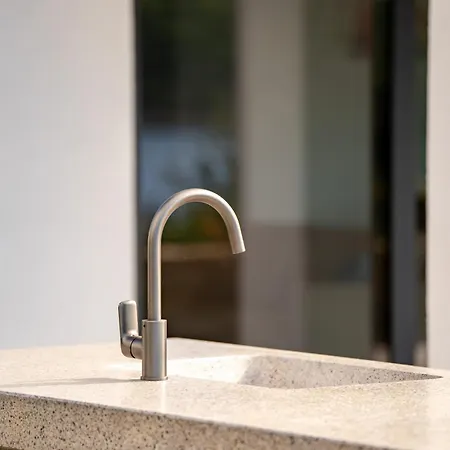 Апартаменты Veronica With Pool First Line At Sea