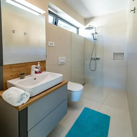 Veronica With Pool First Line At Sea