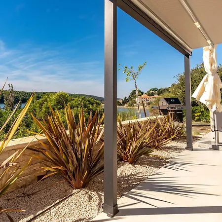 Veronica With Pool First Line At Sea Palit