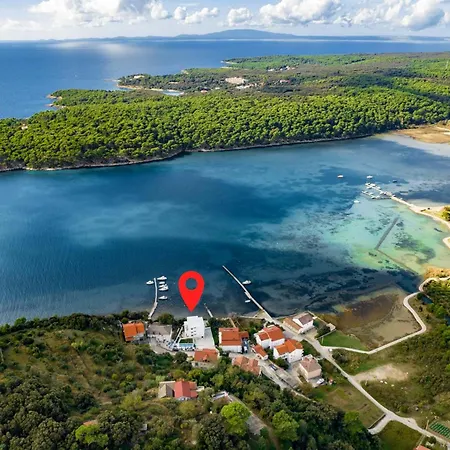 Veronica With Pool First Line At Sea Palit