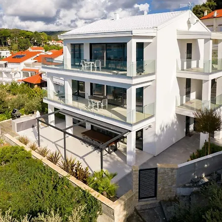 Veronica With Pool First Line At Sea