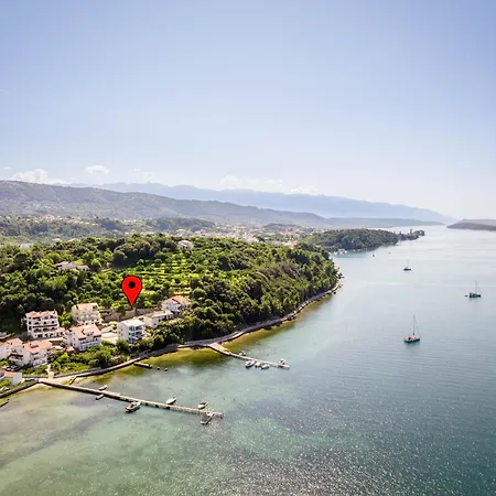 Апартаменты Veronica With Pool First Line At Sea *