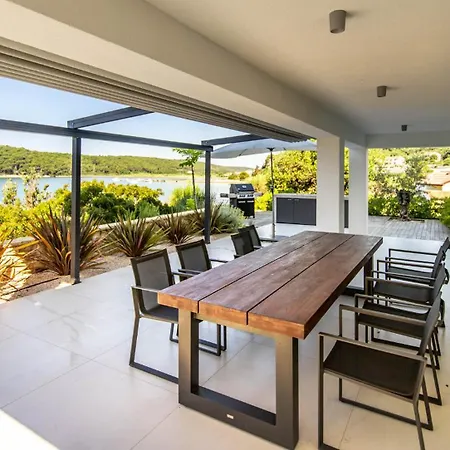 Veronica With Pool First Line At Sea *