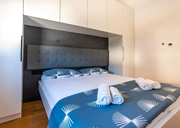 Apartment Veronica With Pool First Line At Sea