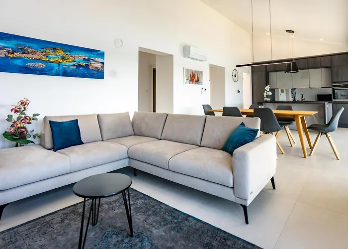 Apartment Veronica With Pool First Line At Sea