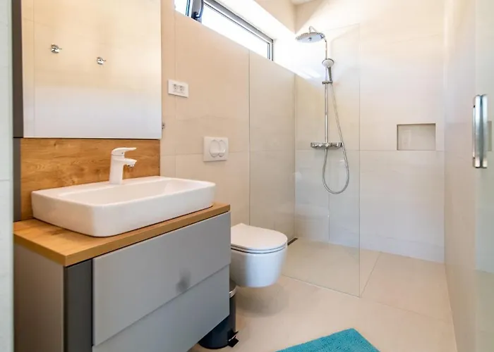 Apartment Veronica With Pool First Line At Sea *