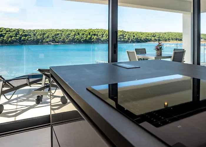 Apartment Veronica With Pool First Line At Sea *