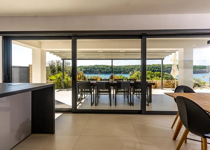 Veronica With Pool First Line At Sea