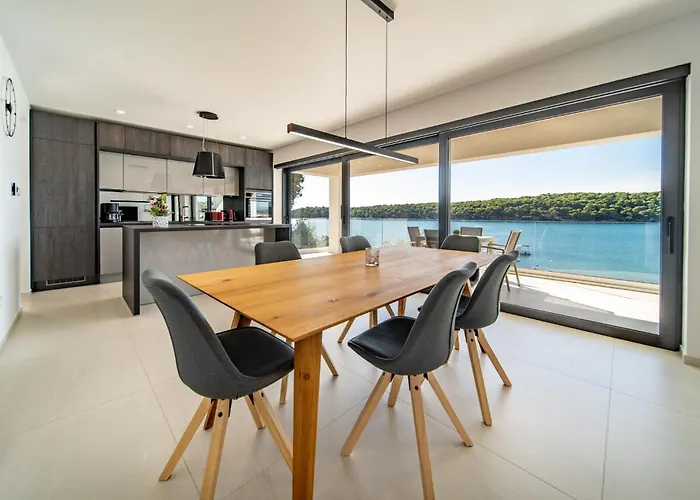 Veronica With Pool First Line At Sea