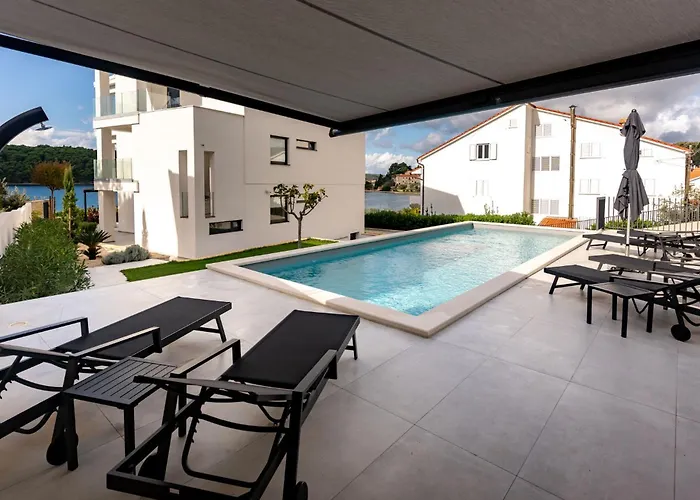 Apartment Veronica With Pool First Line At Sea