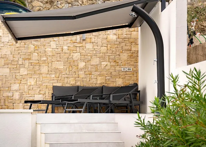 Veronica With Pool First Line At Sea