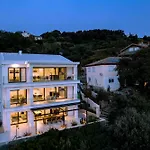 Apartmán Veronica With Pool First Line At Sea New Translation