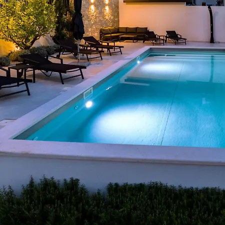 شقة Veronica With Pool First Line At Sea *