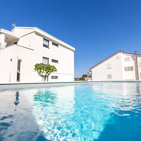 Apartmán Veronica With Pool First Line At Sea *