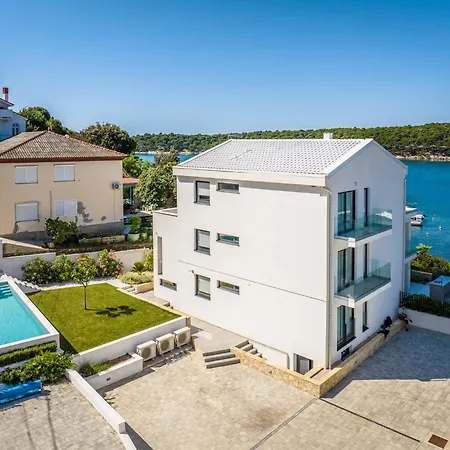 Apartmán Veronica With Pool First Line At Sea