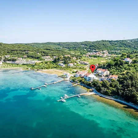 Veronica With Pool First Line At Sea Apartmán